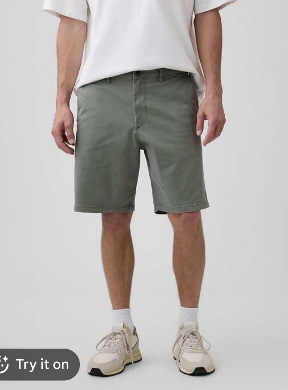 Men’s Gap Green Essential Khaki 9” Short EUC Size 32